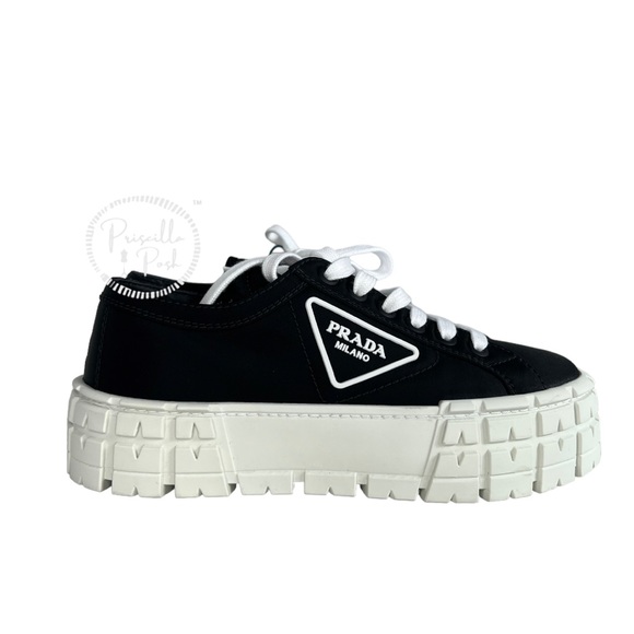 NWB Prada
Double Wheel low-top sneakers 38.5 Black White Platform Sole Logo - Picture 3 of 13